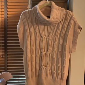 Beautiful knit vest in buttery taupe.  Ribbing design fabulous.  Size M.  Great.